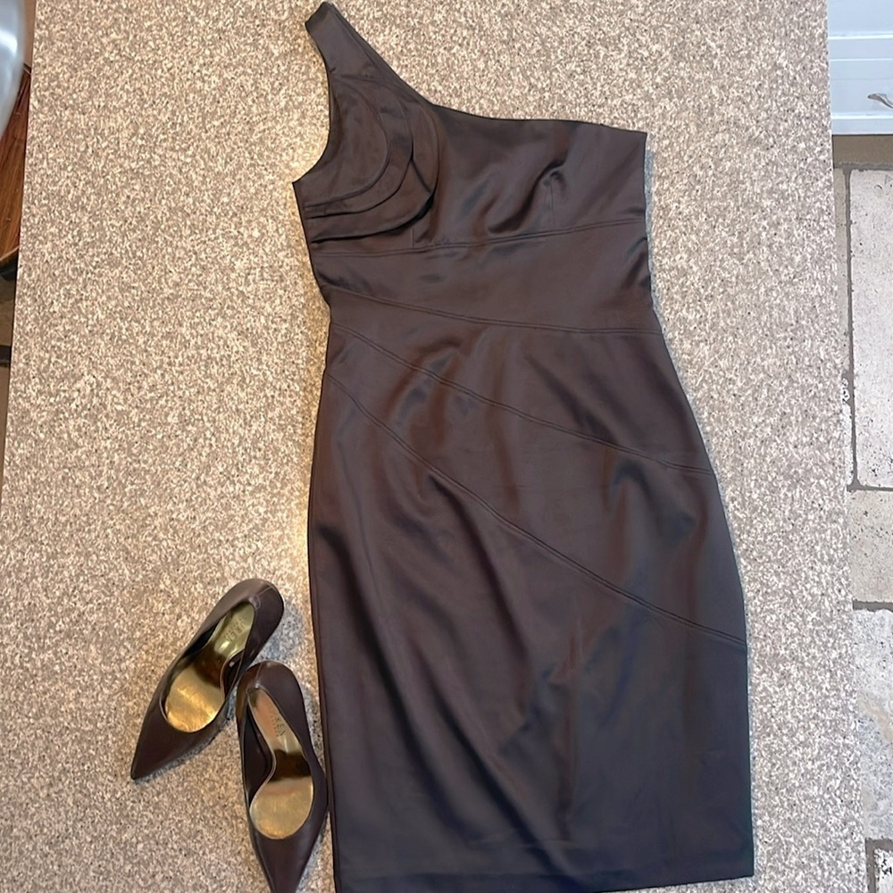 Jessica Simpson little black dress